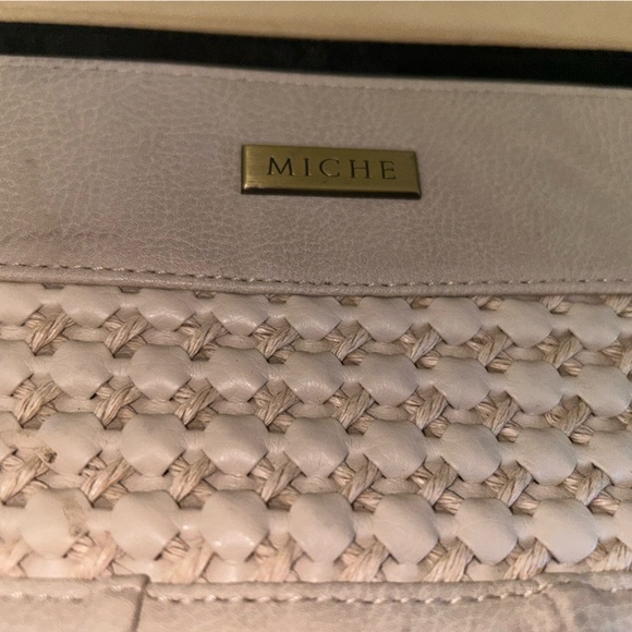 Miche classic Connie shell. This basic beige is anything but. - Picture 3 of 6